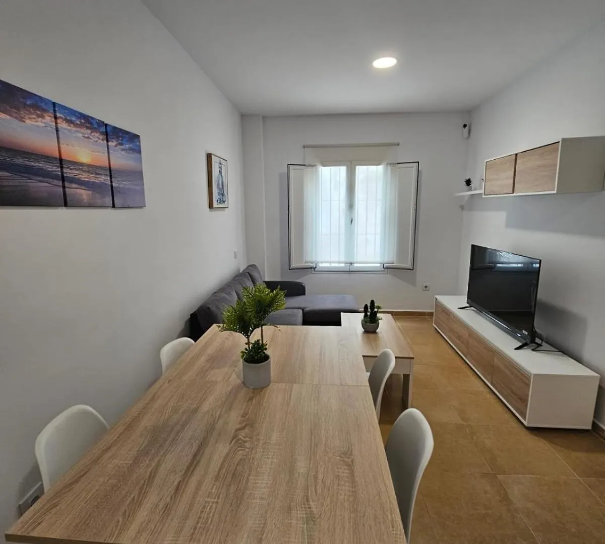 בית נופש צ'יקלנה דה לה פרונטרה Apartamentos Terraza Chiclana Centro Ciudad ספרד
